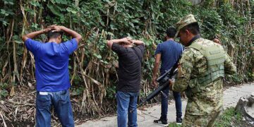Arrestations arbitraires, extorsions, abus sexuels : la face cachée de la sécurité au Salvador