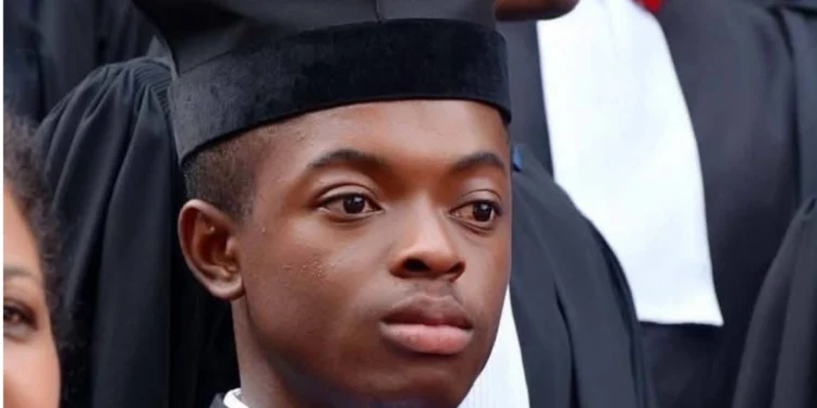 A 22 ans , il intègre le barreau : La CI accueille son plus jeune avocat!